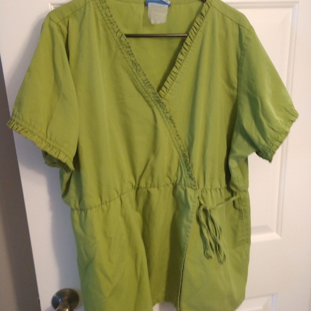 Buttersoft by UA top break away waist- green